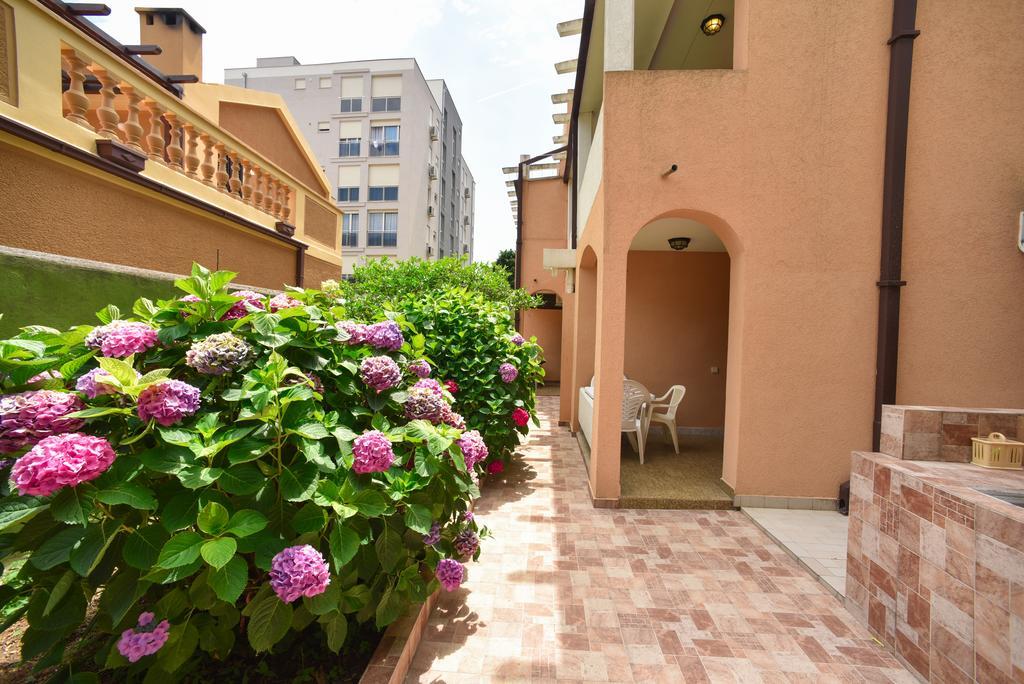 Mg Apartments And Rooms Budva Eksteriør billede